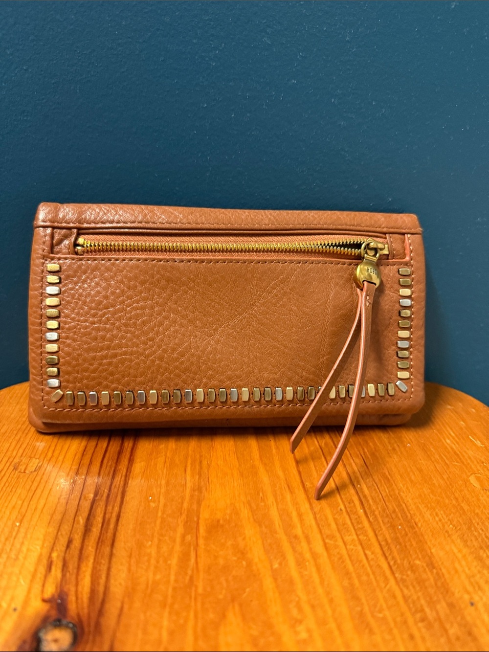 Hobo Leather Zip-Around Ladies Wallet in Cognac Brown
